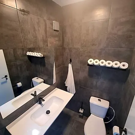 Compass House Отель *