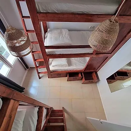 Hotel Compass House *