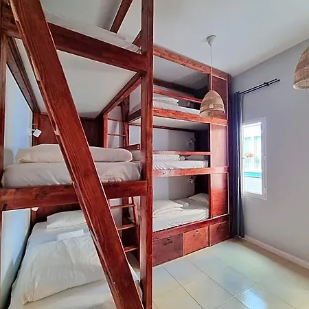 Hotel Compass House