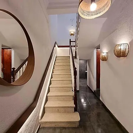 Hostel Compass House *